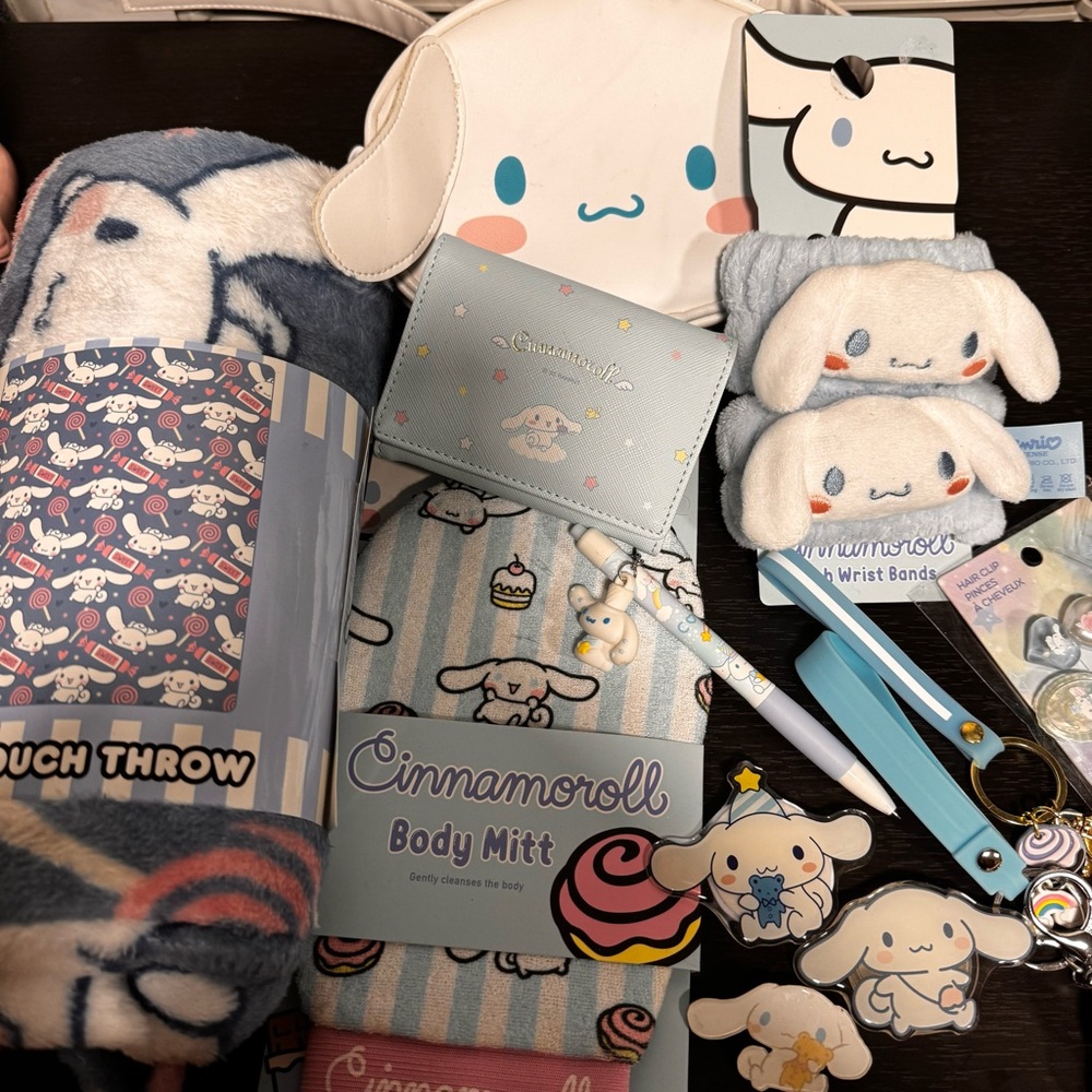 12 piece Cinnamoroll bundle